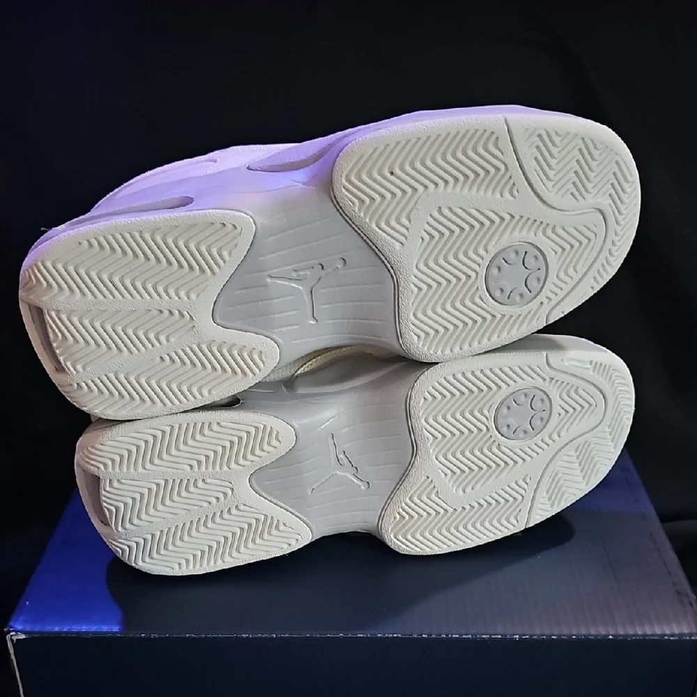 *Brand New* Jordan Max Aura 6s - Picture 8 of 11